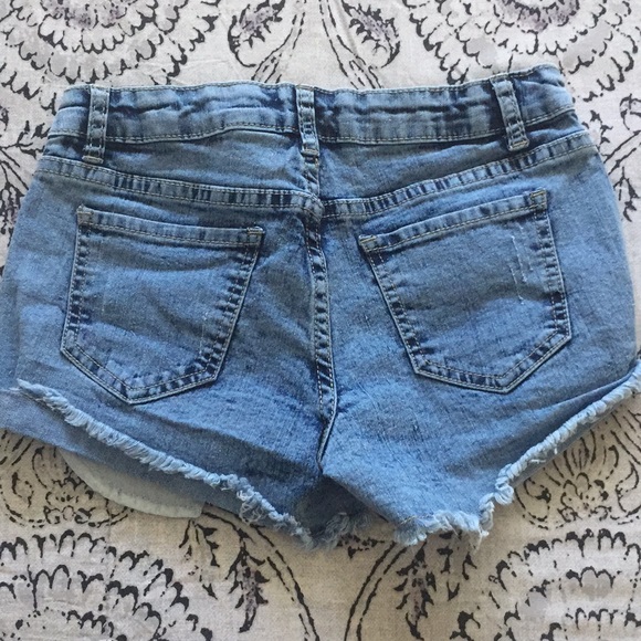 Shorts - Picture 2 of 3